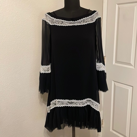 Alice + Olivia Willie Silk Lace Dress - Picture 4 of 9